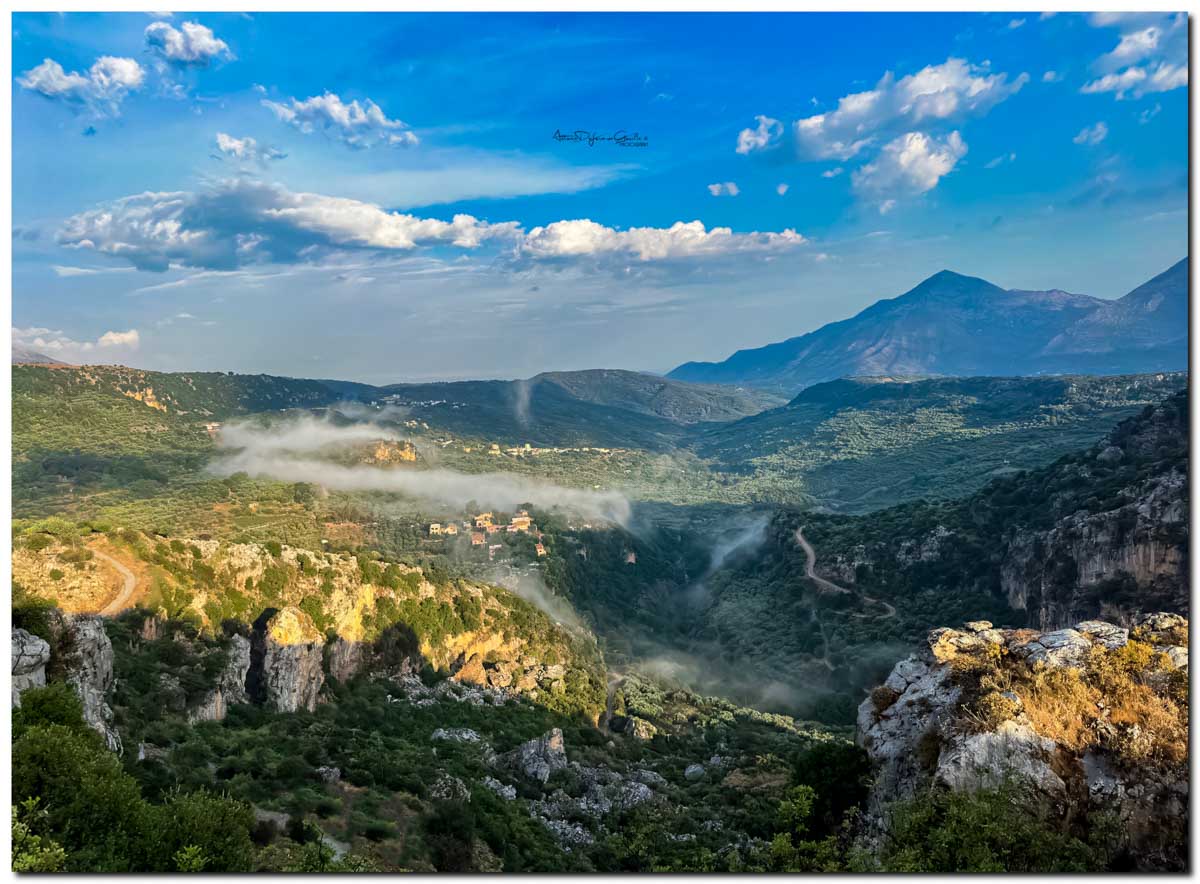 Φαράγγια & Μονοπάτια
